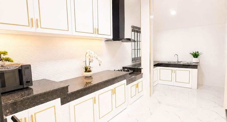 For sale 4 bedrooms villa in Bang Lamung, Chonburi