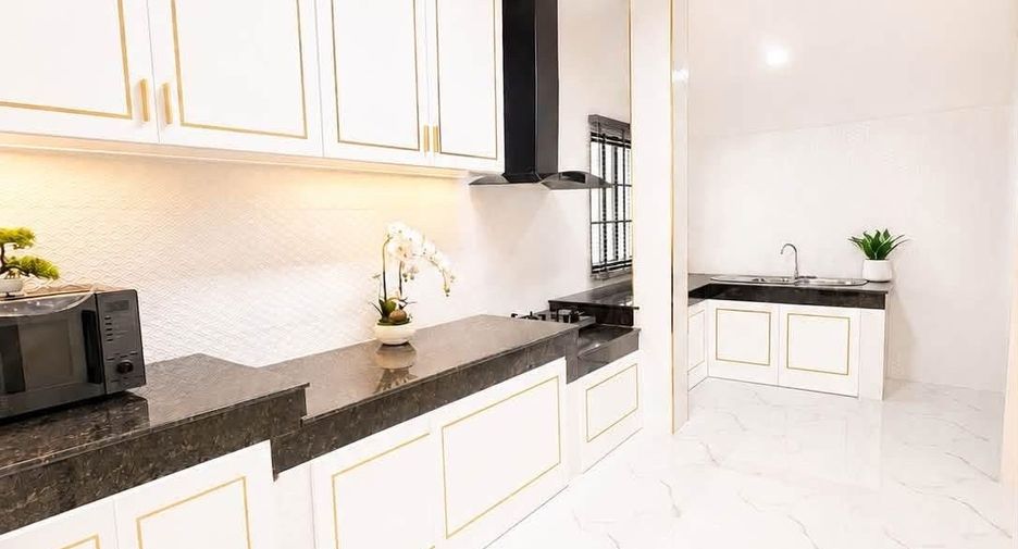 For sale 4 bedrooms villa in Bang Lamung, Chonburi