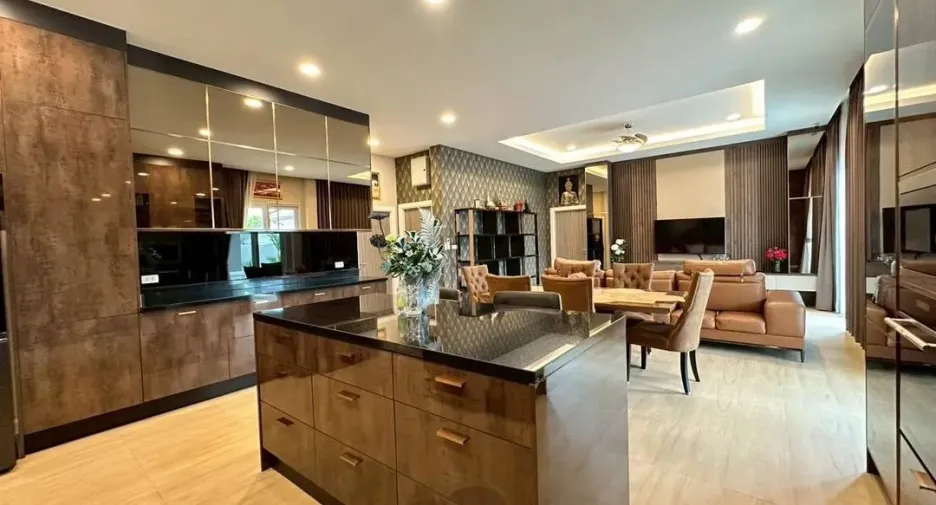 For sale 3 bedrooms house in Huay Yai, Pattaya