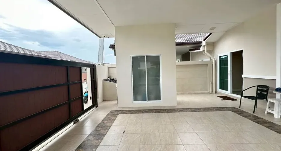 For sale 3 bedrooms house in Huay Yai, Pattaya