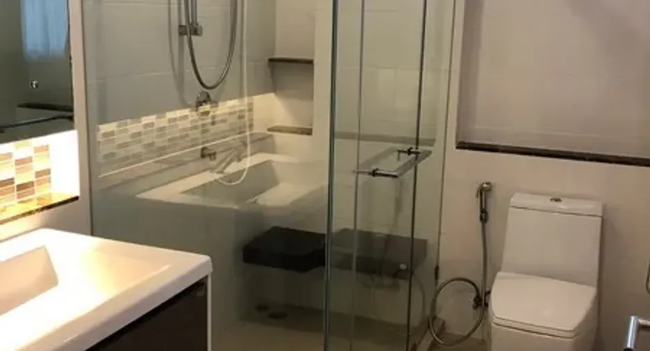 For rent and for sale 4 bedrooms house in Bang Kapi, Bangkok