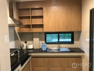 For rent and for sale 4 bedrooms house in Bang Kapi, Bangkok