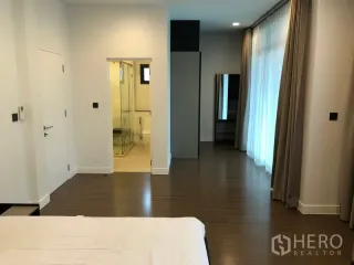 For rent and for sale 4 bedrooms house in Bang Kapi, Bangkok