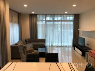 For rent and for sale 4 bedrooms house in Bang Kapi, Bangkok