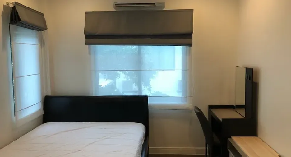 For rent and for sale 4 bedrooms house in Bang Kapi, Bangkok