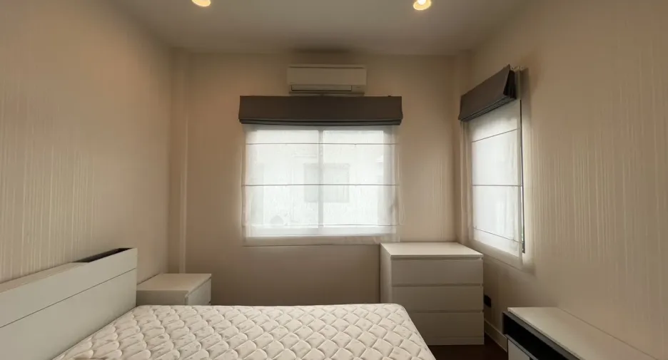 Casa en alquiler de 4 habitaciones en Bang Kapi, Bangkok