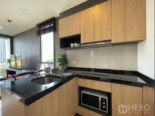 For rent 2 bedrooms condo in Watthana, Bangkok