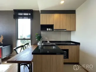 For rent 2 bedrooms condo in Watthana, Bangkok