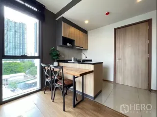 For rent 2 bedrooms condo in Watthana, Bangkok