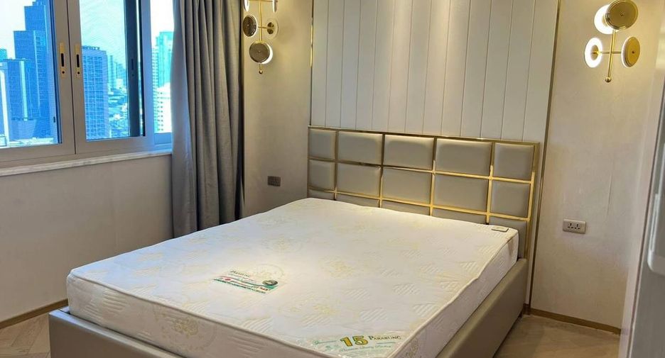 For sale 3 bedrooms condo in Khlong Toei, Bangkok