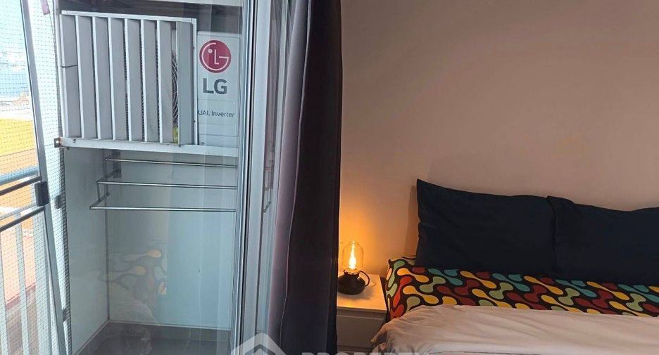 For rent 2 bedrooms condo in Yan Nawa, Bangkok