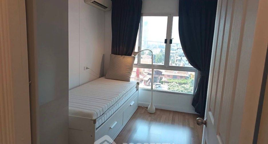 For rent 2 bedrooms condo in Yan Nawa, Bangkok