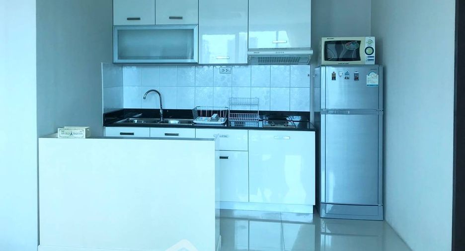 For rent 2 bedrooms condo in Watthana, Bangkok