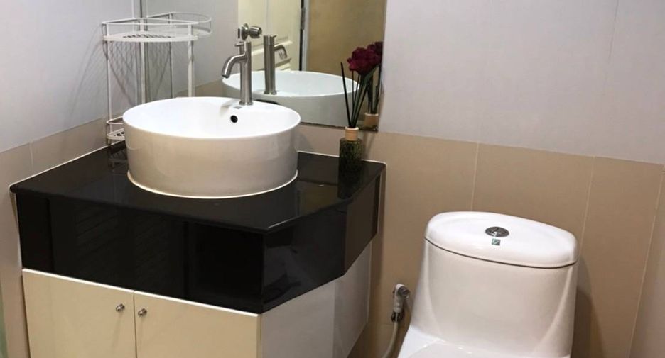 For rent 2 bedrooms condo in Watthana, Bangkok
