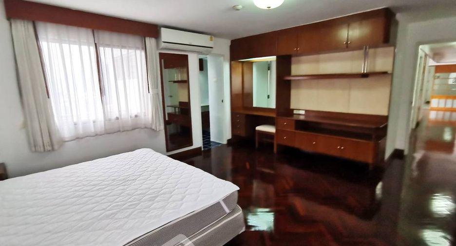 Condo en alquiler de 3 habitaciones en Watthana, Bangkok