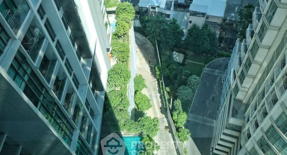 For sale 2 bedrooms condo in Khlong Toei, Bangkok