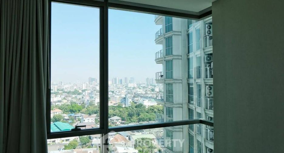 For sale 2 bedrooms condo in Khlong Toei, Bangkok