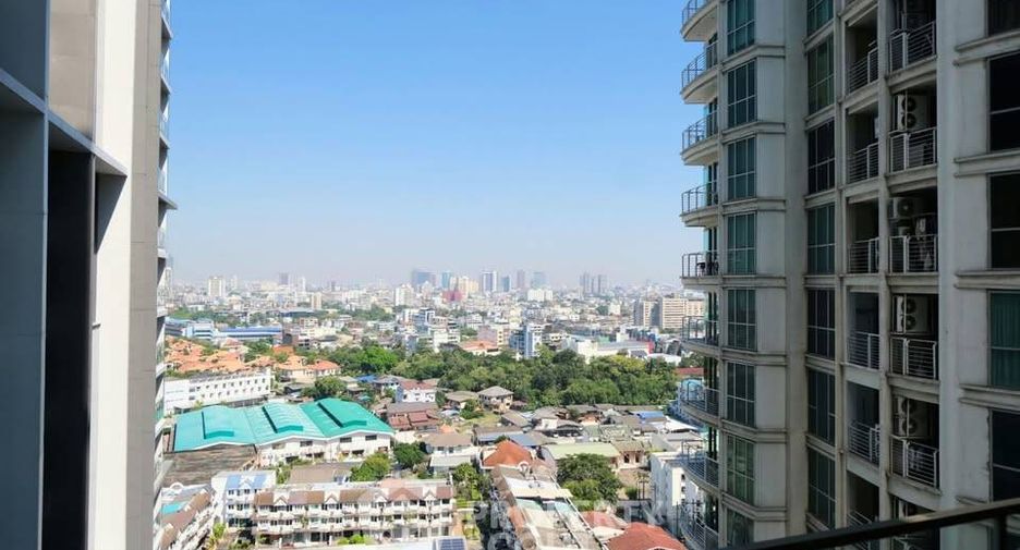 For sale 2 bedrooms condo in Khlong Toei, Bangkok