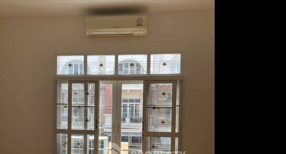 For sale 3 bedrooms house in Bueng Kum, Bangkok