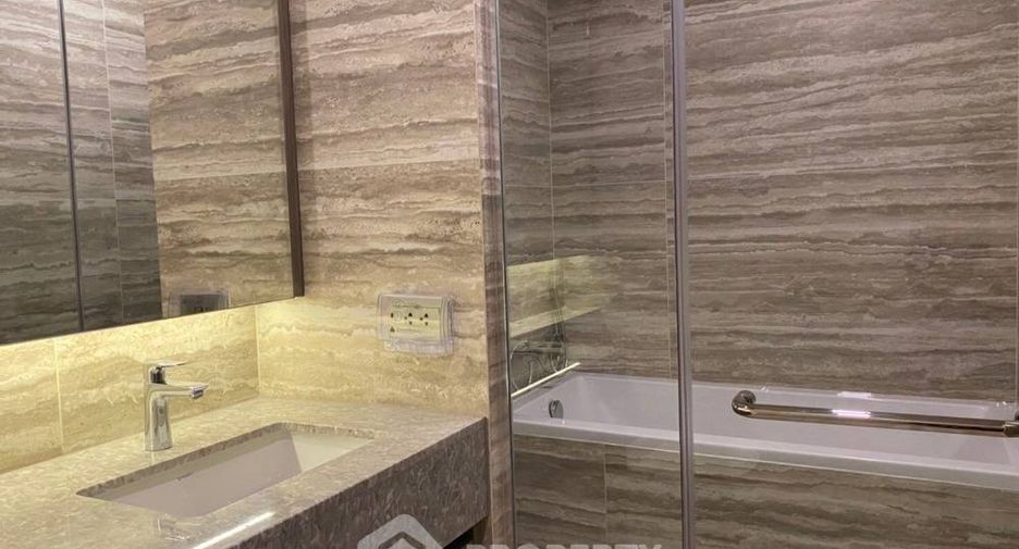 For sale 1 bed condo in Khlong Toei, Bangkok