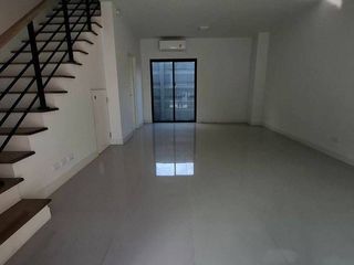 For sale 3 bedrooms townhouse in Prawet, Bangkok