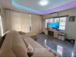 Villa en alquiler y en venta de 3 habitaciones en Bang Lamung, Chonburi