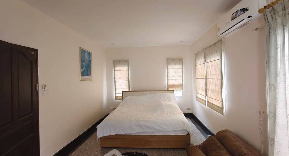 Villa en alquiler y en venta de 3 habitaciones en Bang Lamung, Chonburi