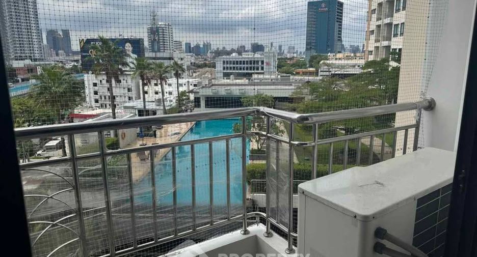 For sale 1 bed condo in Yan Nawa, Bangkok