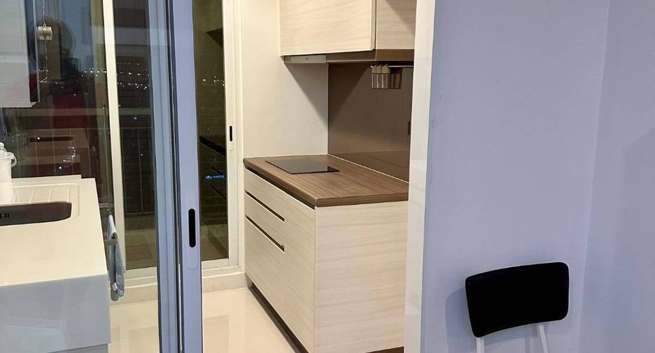 For sale 1 bed condo in Thon Buri, Bangkok