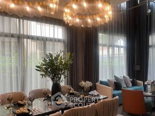 For sale 3 bedrooms house in Phra Khanong, Bangkok