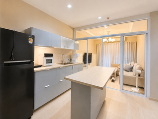 Condo en venta de 2 habitaciones en Khlong Toei, Bangkok