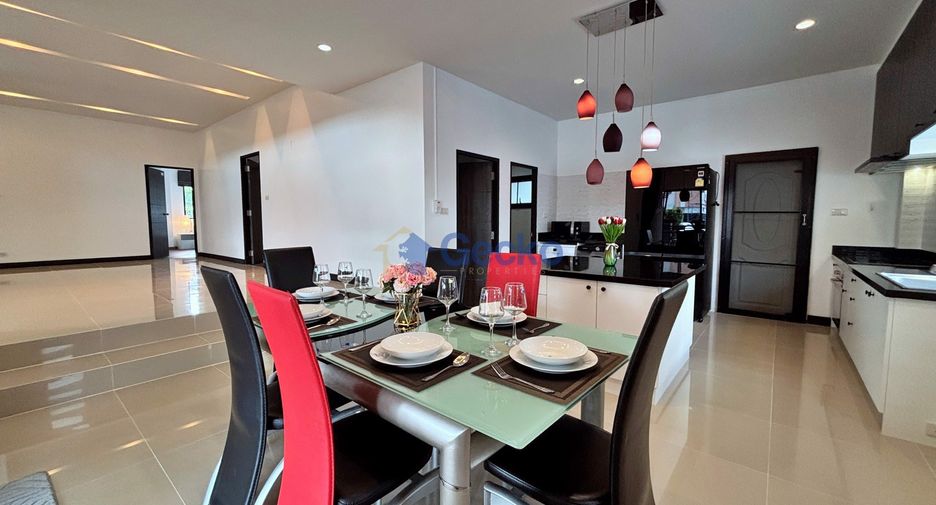 Haus zur Miete mit 3 Zimmer in Bang Lamung, Chonburi
