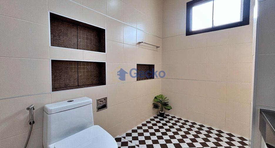 Haus zur Miete mit 3 Zimmer in Bang Lamung, Chonburi