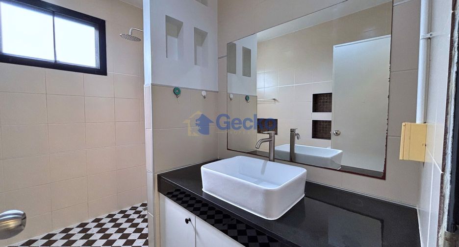 Haus zur Miete mit 3 Zimmer in Bang Lamung, Chonburi