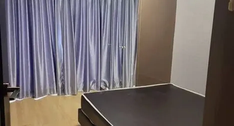 For rent 2 bedrooms condo in Huai Khwang, Bangkok