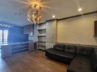 À louer 2 chambres condo à Huai Khwang, Bangkok
