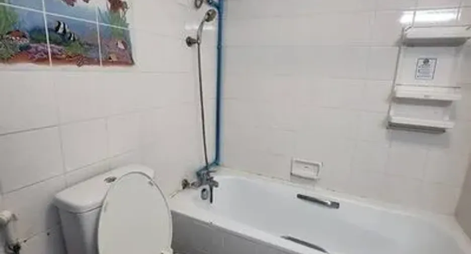 For rent 2 bedrooms condo in Huai Khwang, Bangkok