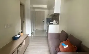 Wohnung zur Miete mit 1 Zimmer in Huai Khwang, Bangkok