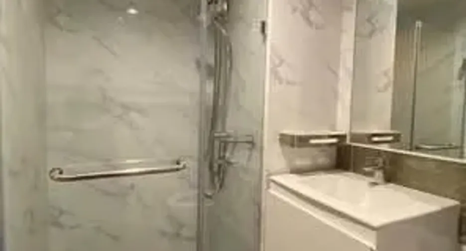 À vendre 1 chambre condo à Huai Khwang, Bangkok