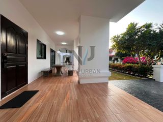 Casa en alquiler y en venta de 3 habitaciones en Na Jomtien, Pattaya
