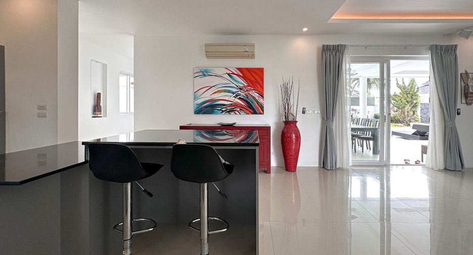For rent 3 bedrooms villa in Hua Hin, Prachuap Khiri Khan
