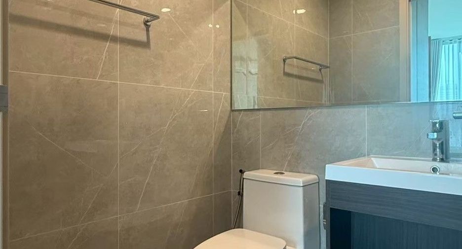 For rent 1 bed condo in Huai Khwang, Bangkok