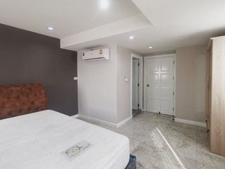 Condo en alquiler de 3 habitaciones en Watthana, Bangkok