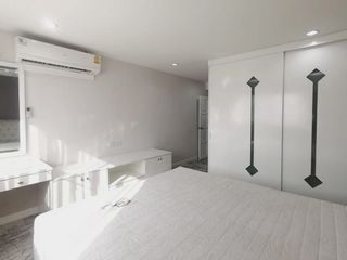 Condo en alquiler de 3 habitaciones en Watthana, Bangkok