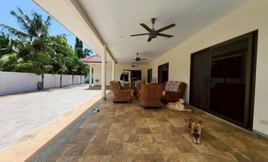 For sale 4 bedrooms villa in Hua Hin, Prachuap Khiri Khan