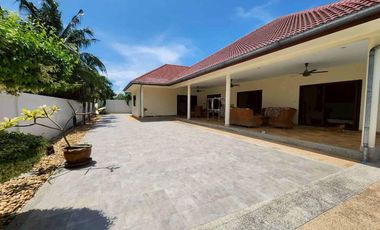 For sale 4 bedrooms villa in Hua Hin, Prachuap Khiri Khan