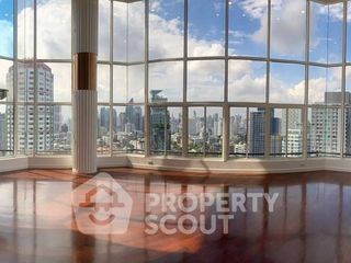 For sale 6 bedrooms condo in Khlong Toei, Bangkok
