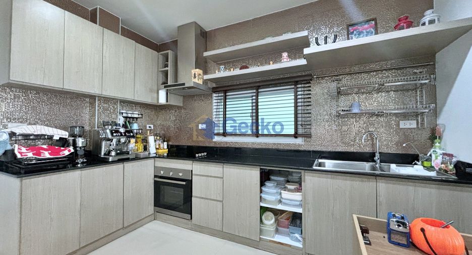 Haus zum Kauf mit 3 Zimmer in Bang Lamung, Chonburi