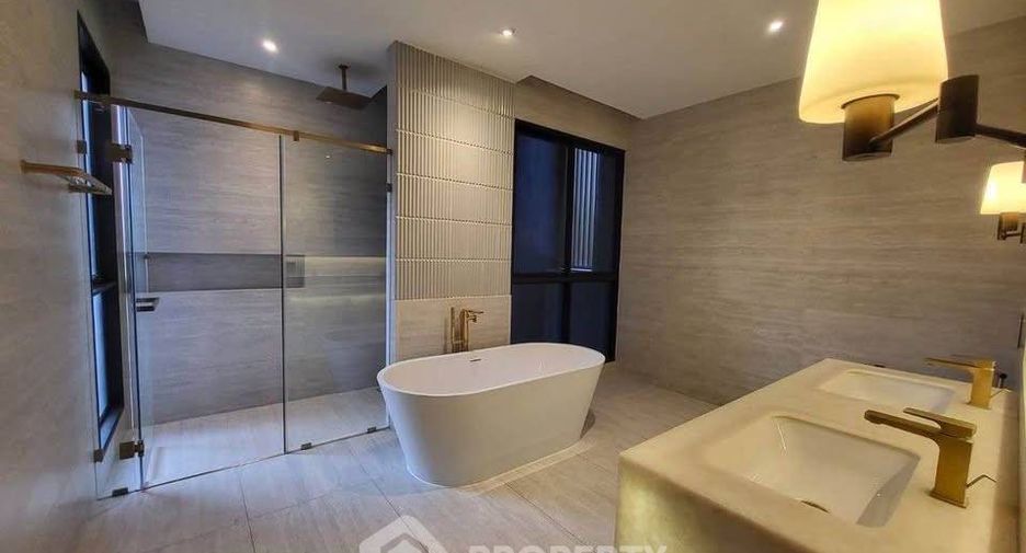 ให้เช่า 4 ห้องนอน บ้านเดี่ยว ใน บางกะปิ, กรุงเทพฯ