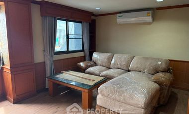 For rent 2 bedrooms condo in Huai Khwang, Bangkok